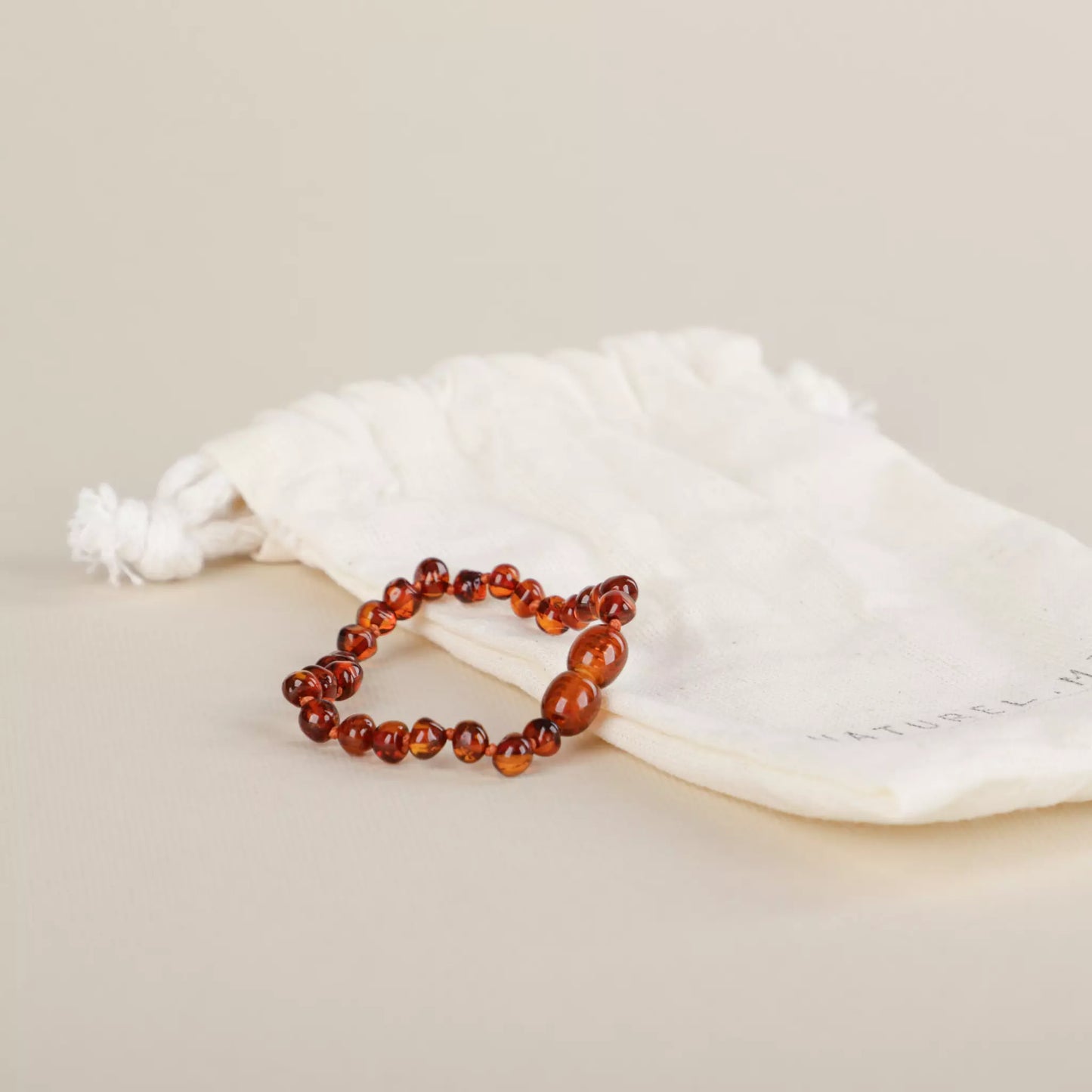 baltic-amber-teething-bracelet-baby-dar_nutty-naturelmini_1