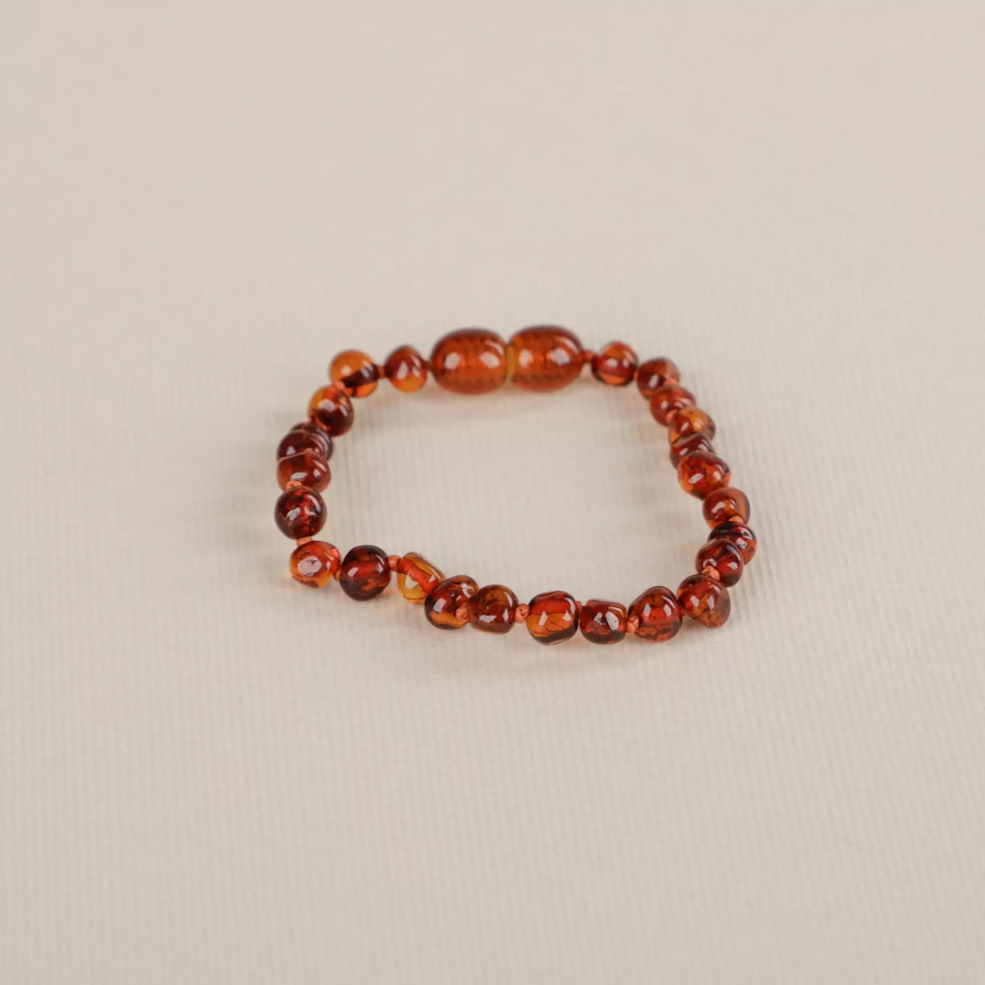 baltic-amber-teething-bracelet-baby-dar_nutty-naturelmini_1